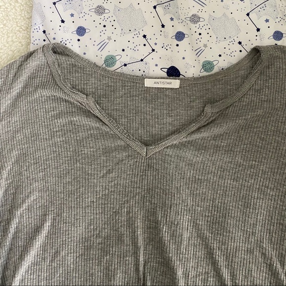 ANITSTAR Light Gray Top - Picture 3 of 4